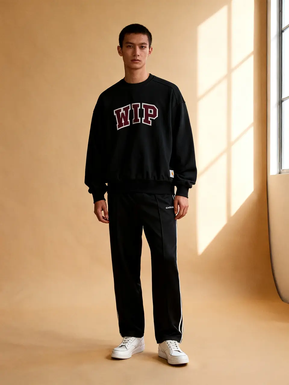 Stone-washed crewneck, matching sweatpant